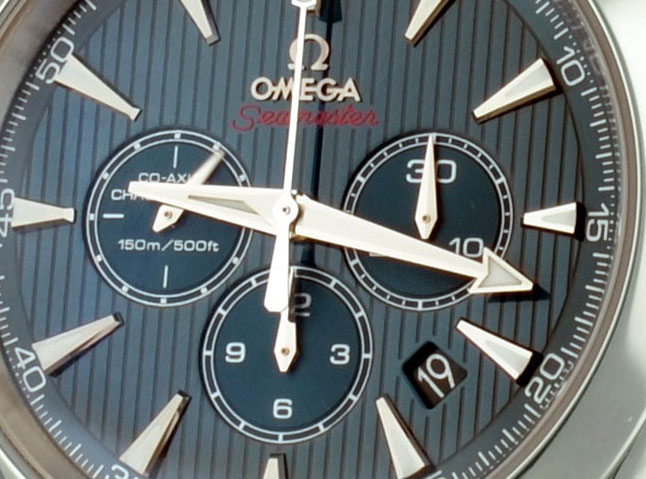 zoom_1-montre-OMEGA-Chrono-Seamaster-Aquaterra-gros-plan-2