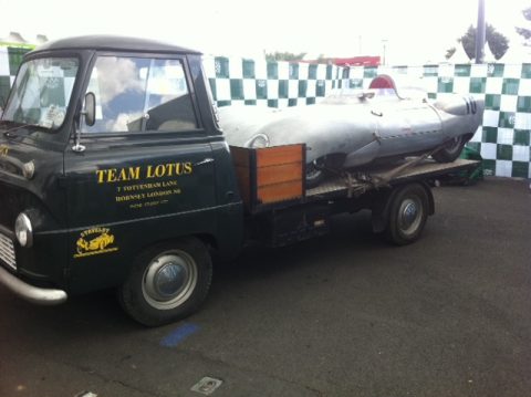camion de service lotus d'époque et lotus eleven le Mans classic 2012