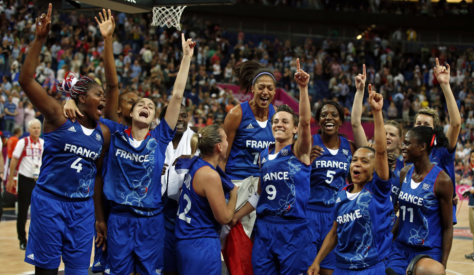 l'équipe de france de basket féminine a été majestueuse. Elle termine avec la médaille d'argent