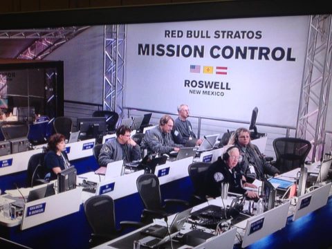 rosewell tout le monde est pret dans la base du red bull stratos