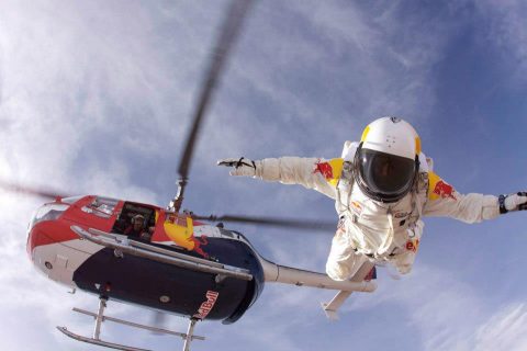 Felix Baumgartner s'entraine à réaliser des sauts avant l'ultime Jump