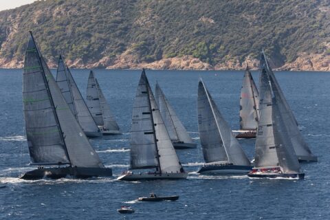 wally-class-race-start_voiles de st tropez photo-gilles-martin-raget-