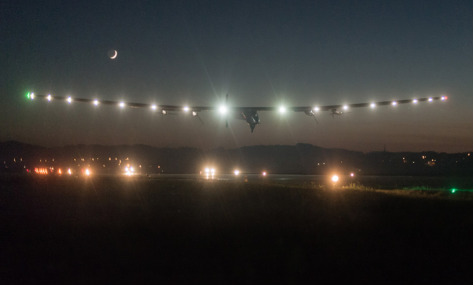 Atterrissage de nuit du Solar Impulse-omega watches