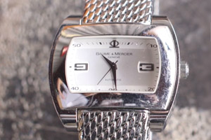 montres-robert-downey-junior-montres-luxe-cresus-baume-mercier-vintage-copyright-lepetitpoussoir-fr