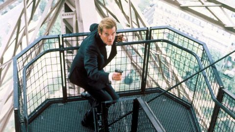 montres-Roger-moore-james-bond-copyright-tvmage.lefigrao.fr-créditphoto-eon-productions